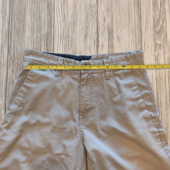 Volcom Shorts Khaki Flat Front Men's Size 29 Knee Length Bermuda Chinos - Picture 5 of 6
